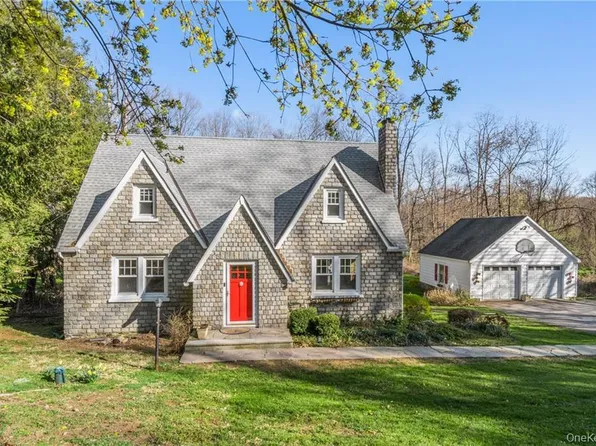 809 Farmers Mills Road, Carmel, NY 10512