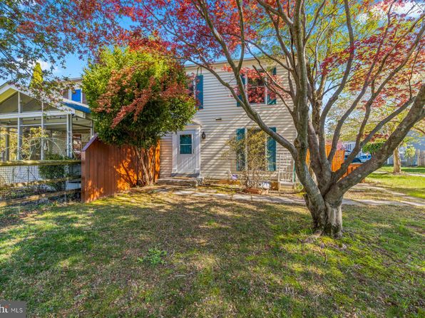 39 Triple Crown Ct