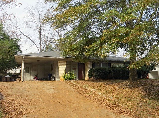 1st image of 213 Sheridan Dr