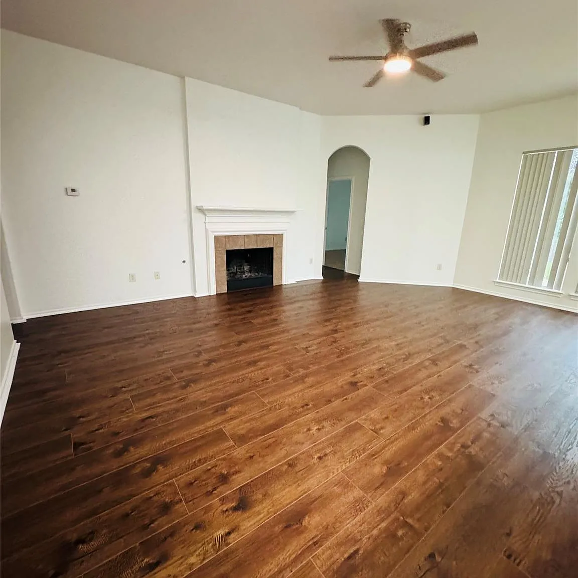 4 bed, 2.0 bath, 2064 sqft, $2,200 — Photo 4