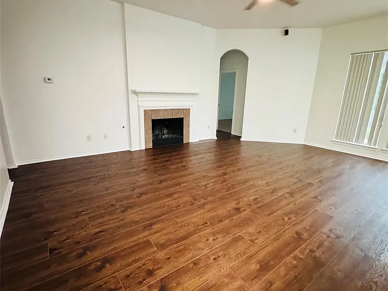 1303 Four Seasons Farm Dr — Photo 4