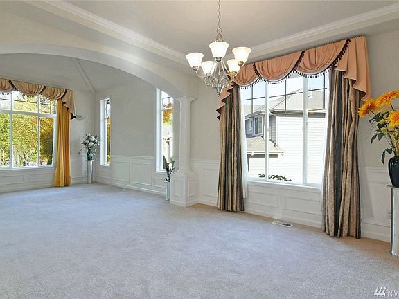5th image of 21205 39th Pl W