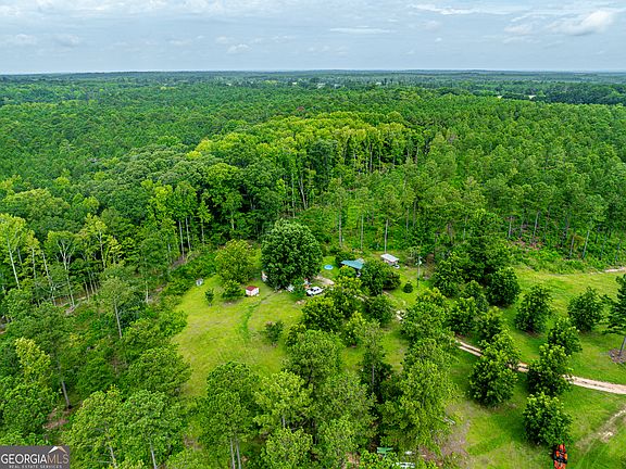 3rd image of 1052 Fortville Milledgeville Rd