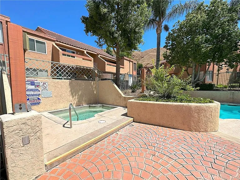 1400 W Edgehill Rd — Photo 18