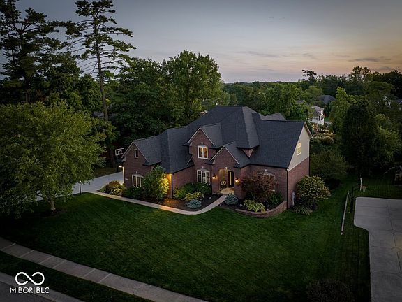 3rd image of 8914 Bay Breeze Ln
