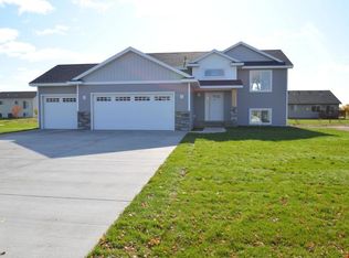 905 7th St NE, Rice, MN 56367