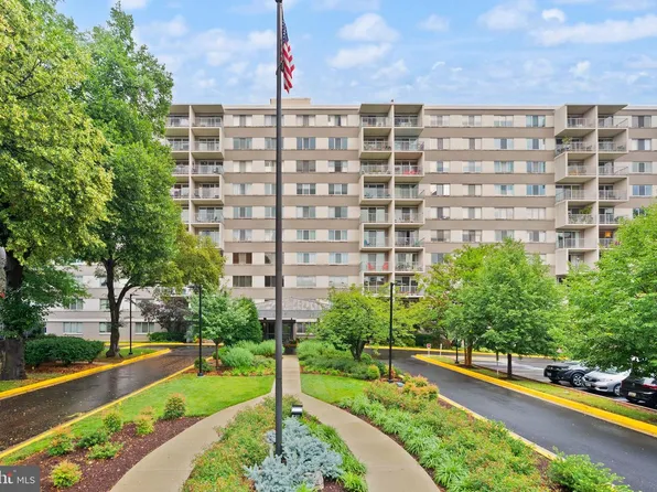 4977 Battery Ln #1-711, Bethesda, MD 20814
