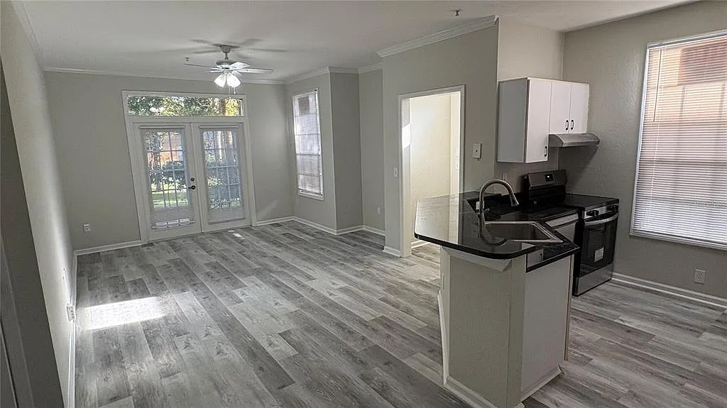 2 bed, 2.0 bath, 1051 sqft, $1,800 — Photo 4
