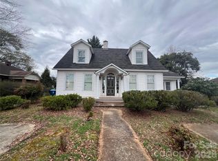 144 S Broadway St, Forest City, NC 28043