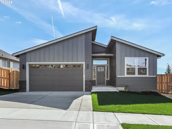 2210 E Badger Way, La Center, WA 98629
