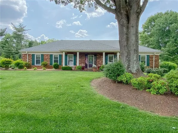 6805 Whitby Ct, Clemmons, NC 27012