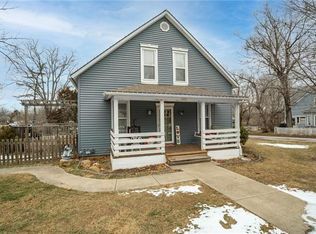 602 Chestnut St W, Greenwood, MO 64034