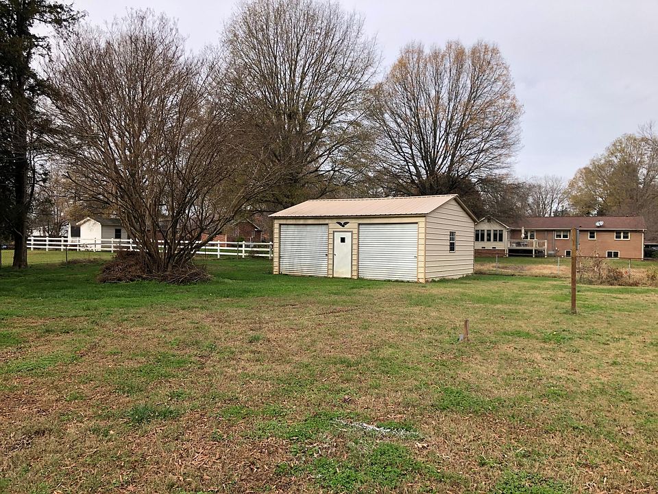 2nd image of 3351 Old Hollow Rd