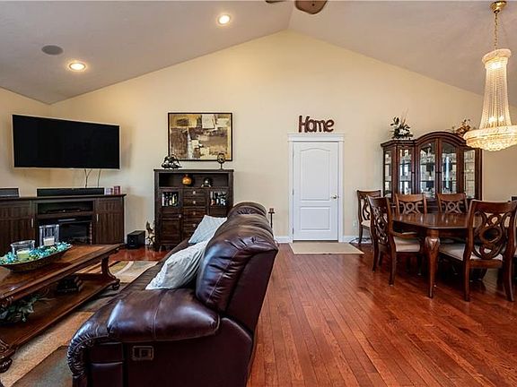 5th image of 316 Marigold Dr