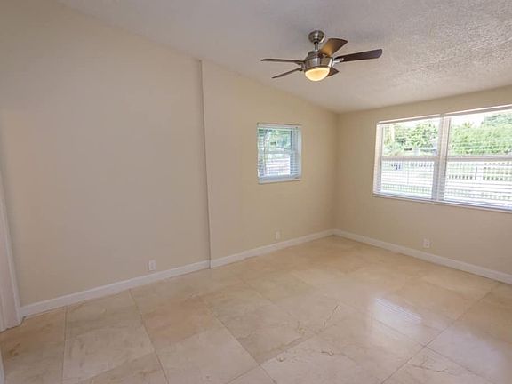 5th image of 631 Carolina Ave