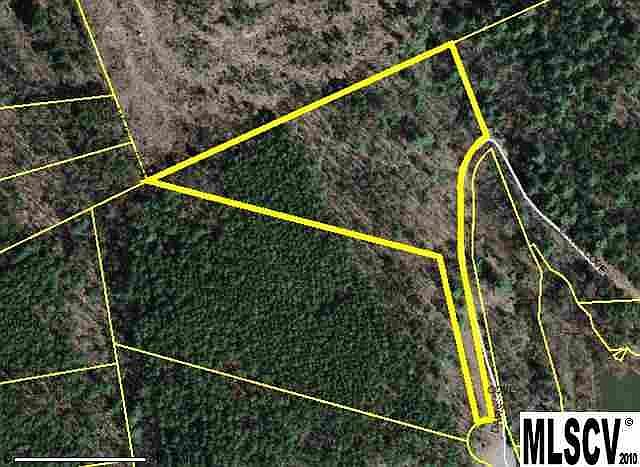 2nd image of 14 Davis Cove Rd