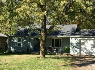 333 S Ridge Rd, Hesston, KS 67062