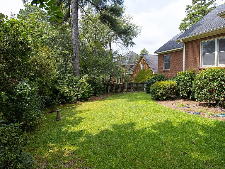2220 Montclair Dr — Photo 39