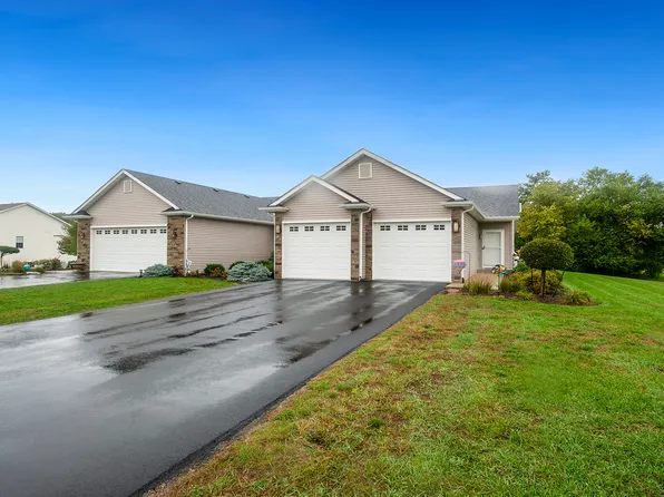 204 Martin Ave #204, Oregon, IL 61061