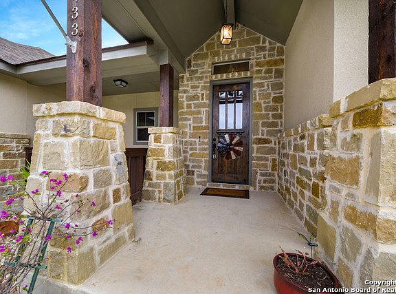 4th image of 1433 Country Hills Dr