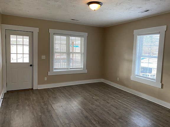 4th image of 58 Buck Dr