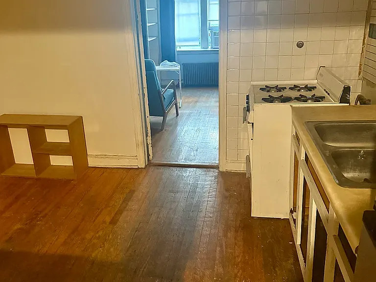314 E 70th St #4A — Photo 2