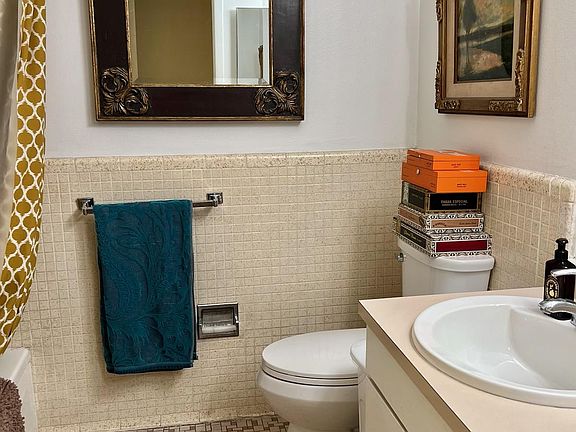 4th image of 255 E Drayton Ave APT 108