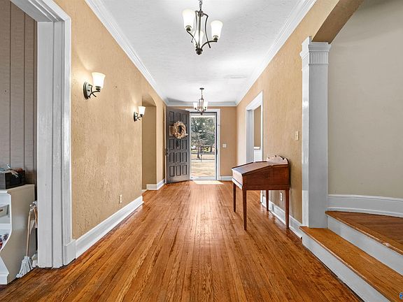 5th image of 604 South St E