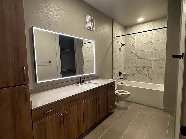 FM 1102 — Photo 21
