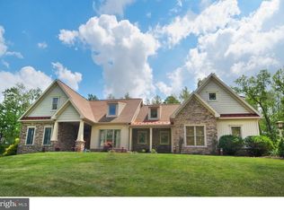 450 Quaker Hill Rd, Morgantown, PA 19543