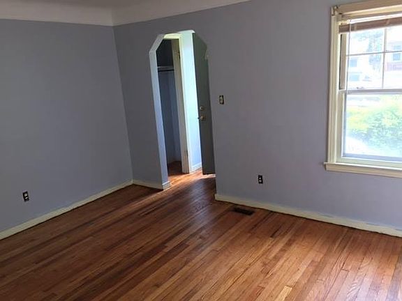 4th image of 28631 Melvin St