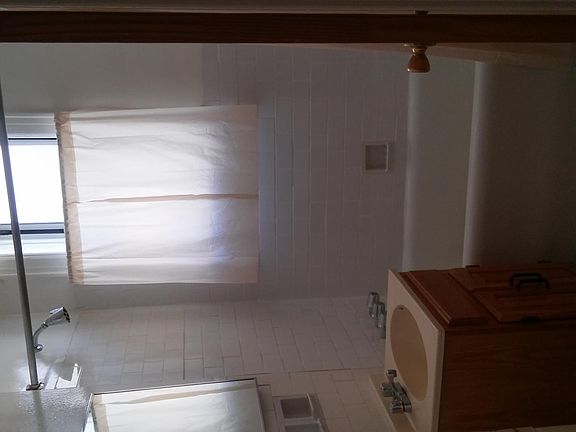 5th image of 70 Hausman St