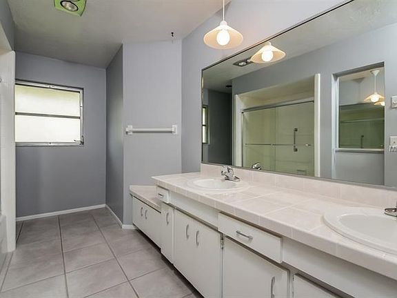 3rd image of 327 Monet Dr