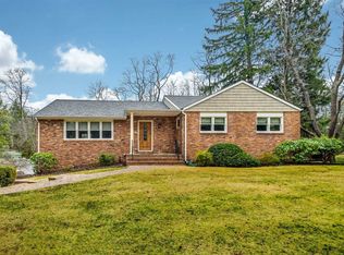 140 Flower Hill Rd, Halesite, NY 11743