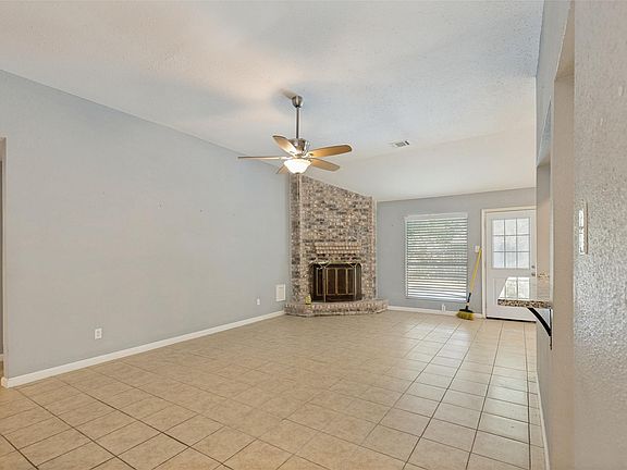 5th image of 2803 Parkwood Manor Dr