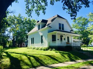 117 N Burnham St, Lowell, IN 46356