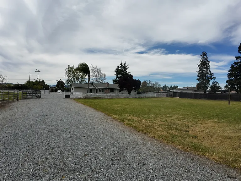 14320 Sycamore Ave — Photo 28