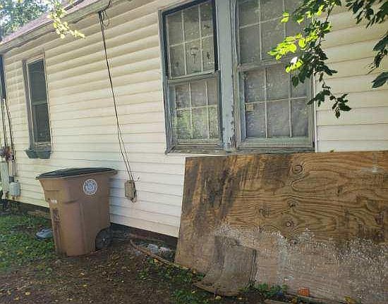 3rd image of 2128 Chipman St