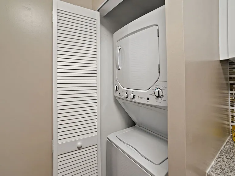 Parke Laurel Apartment Homes — Photo 17