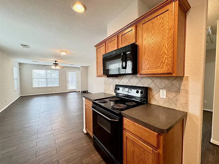 13327 Belvedere Park Ct — Photo 16