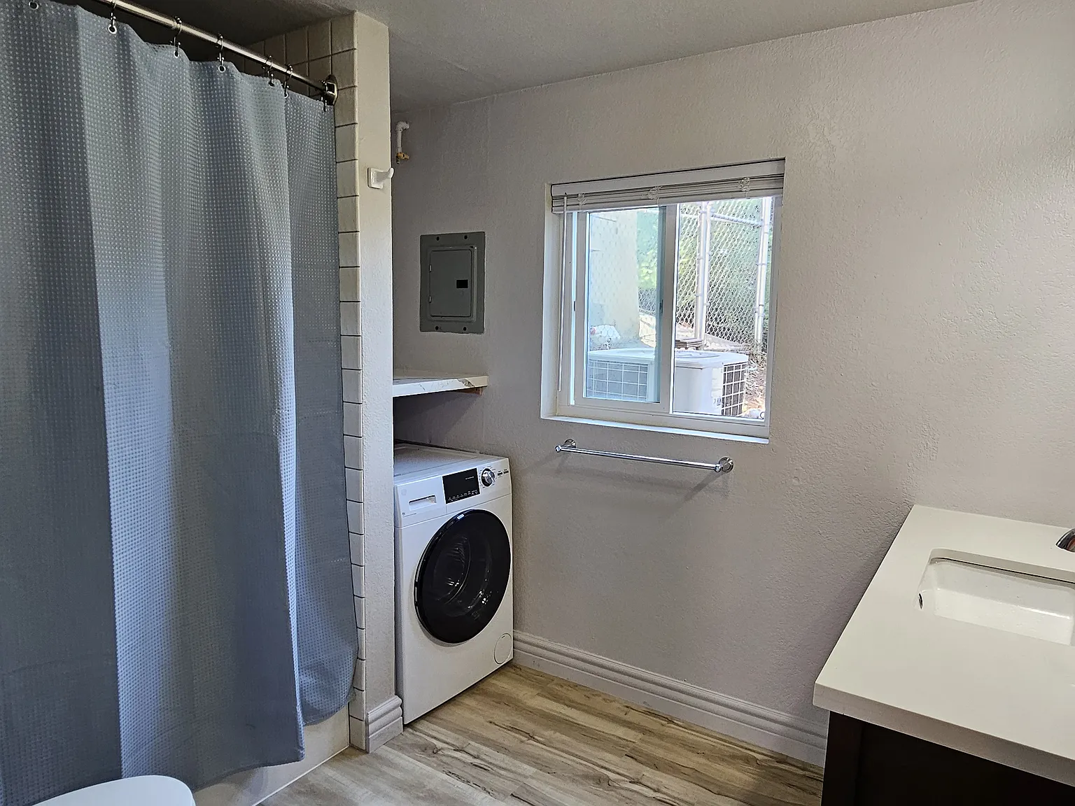 Studio, 500 sqft, $2,300 — Photo 3