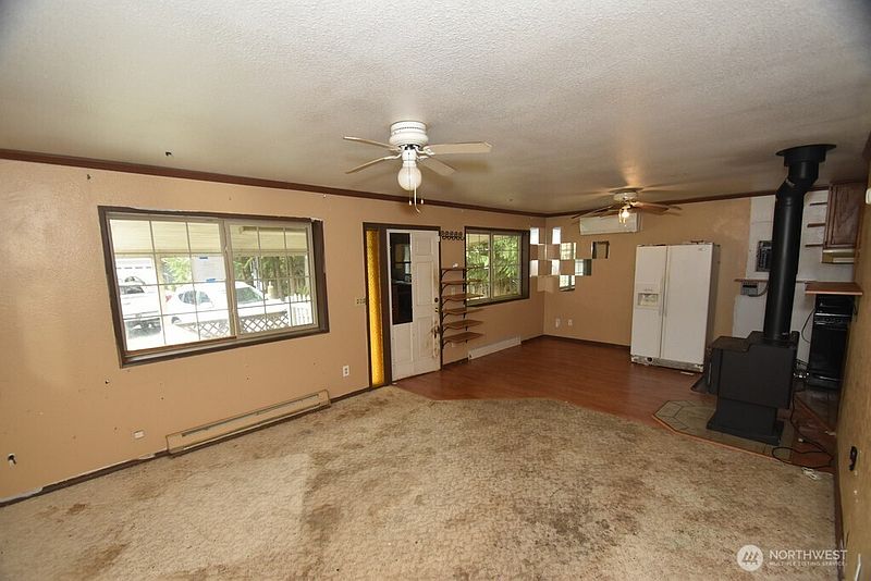4th image of 6250 Juniper Lane