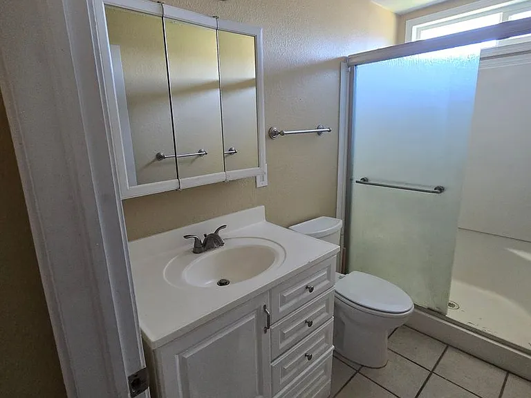 1715 Center Ave #15 — Photo 47