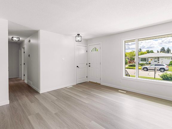4th image of 875 Juniper Ave