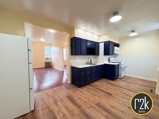 Rented by Realty 2000 Corp | media 27