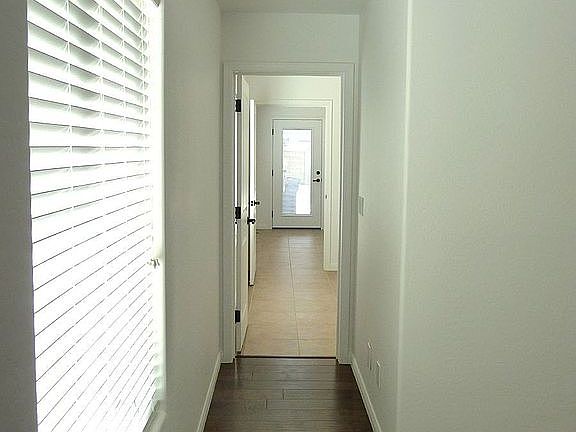 4th image of 1727 E Garnet Ave