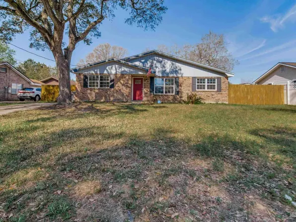 5705 Ventura Ln, Pensacola, FL 32526