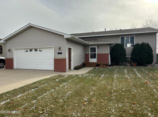 2340 10th Ave NE, Watertown, SD 57201