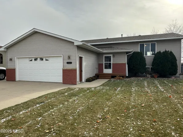 2340 10th Ave NE, Watertown, SD 57201