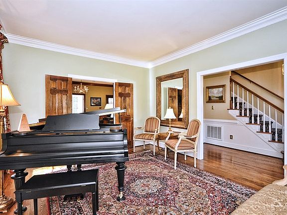 5th image of 6736 Alexandria Ln